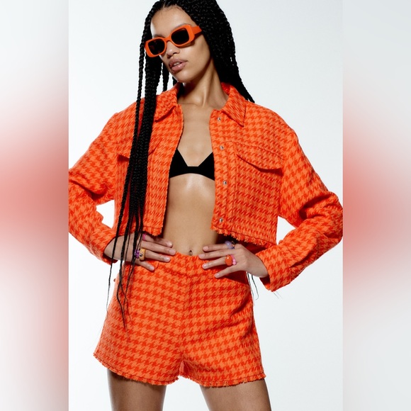 Zara Textured Coordinate Set (Jacket L and Shorts S) - Picture 3 of 10